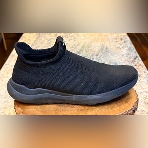 Vtex Men’s Black Slip-On Sneakers.. size 10. Very light and comfortable. GUC